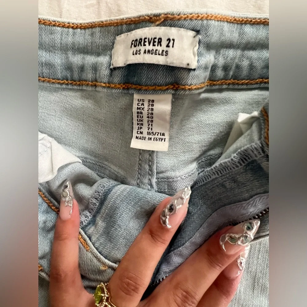 High Rised Jean Shorts - Picture 3 of 3